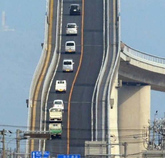 The Eshima Ohashi Bridge: A Marvel of Engineering and a Thrill for the Senses